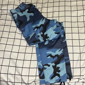 Blue camo cargo pants. In new condition.